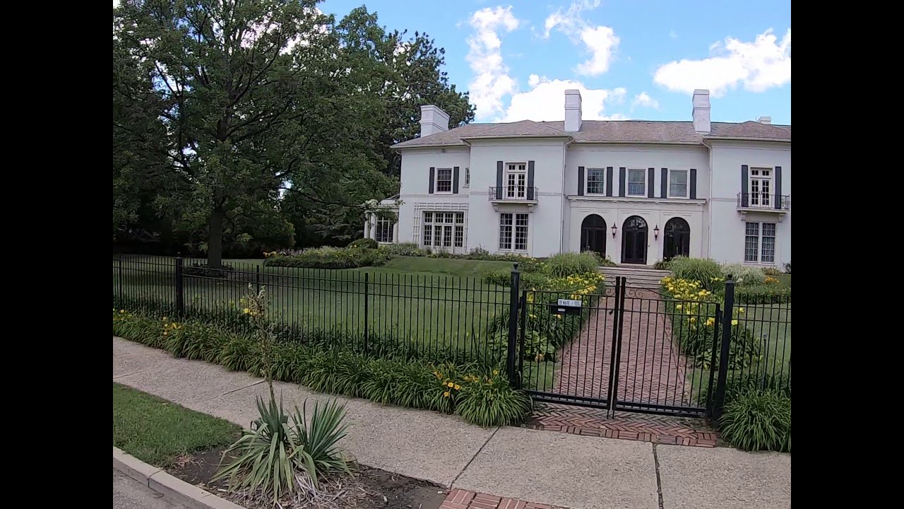 Driving in the Boston-Edison Historic District - Beautiful Homes