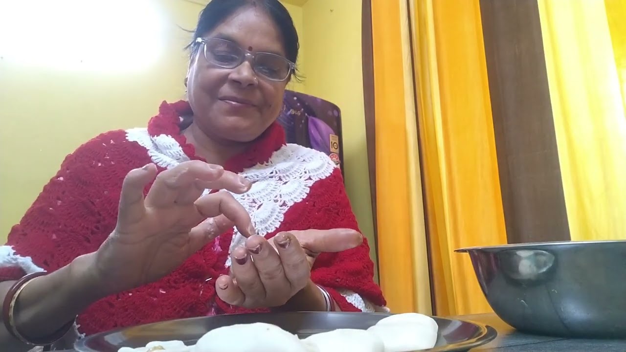 মকর সংক্রাতির শুভেচ্ছা জানাই সঙ্গে রইল দুধ পুলি ও ভাপা পুলি।কোরে খেও সকলে।ভালো থেকো।সুস্থ থেকো।টা টা