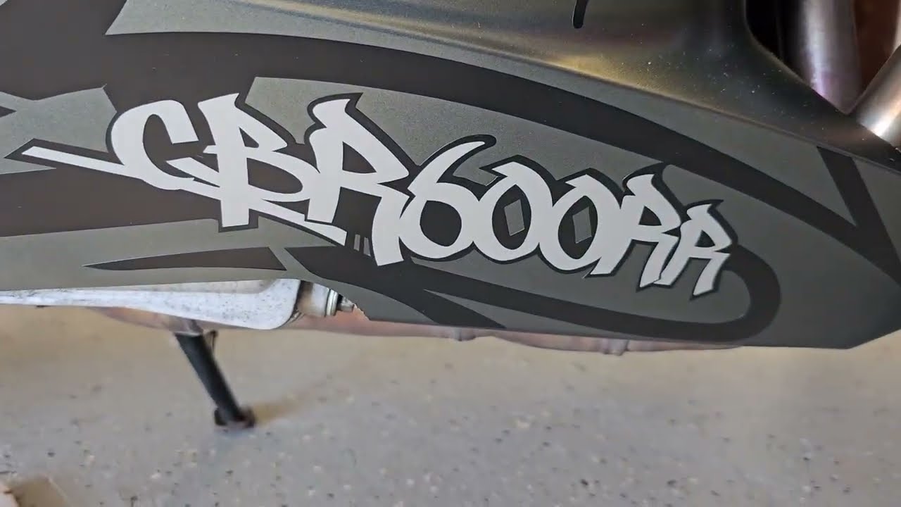 Honda CBR600rr Graffiti Edition 2008 года!!! Обратите внимание на этот выхлоп Toce!!!