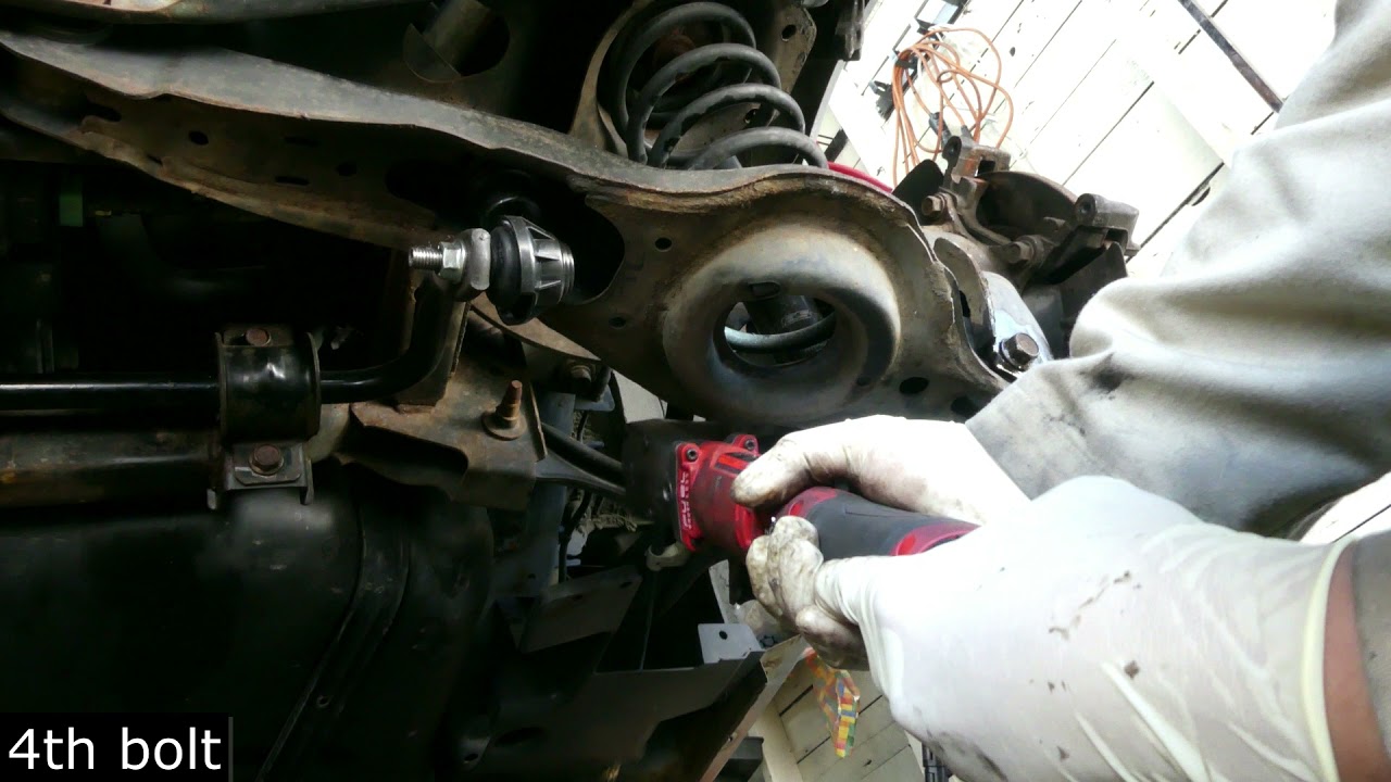 04 Снятие заднего продольного рычага Mazda 3