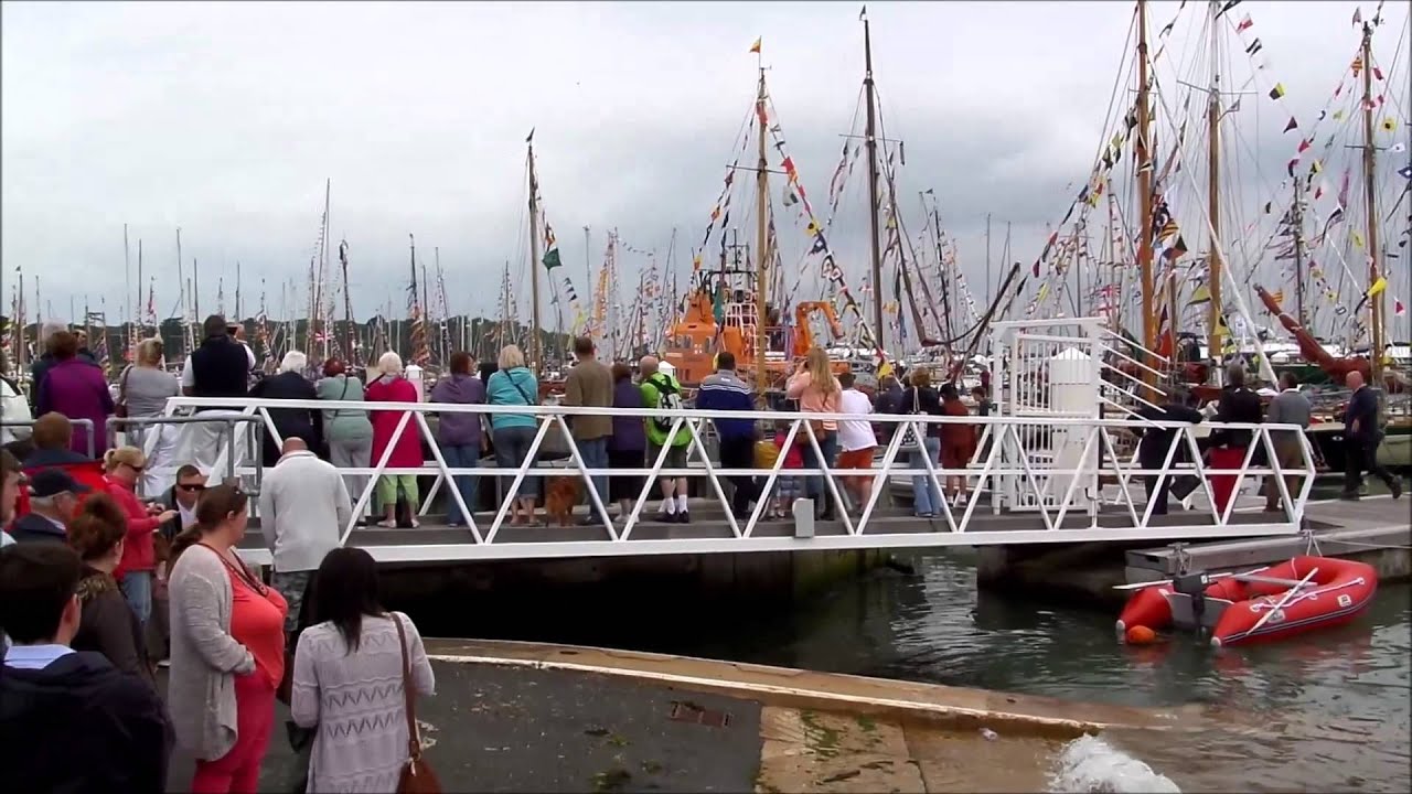 YARMOUTH ISLE OF WIGHT lifeboat 2014
