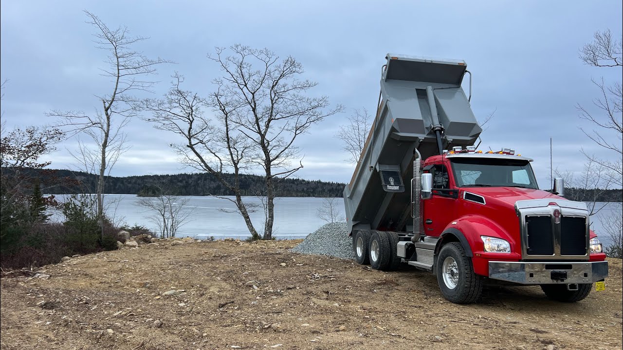 TESTING OUT THE 2025 KENWORTH T880 ON A VERY STEEP SKETCHY ROAD! NEED TO BEAT THE SNOW!