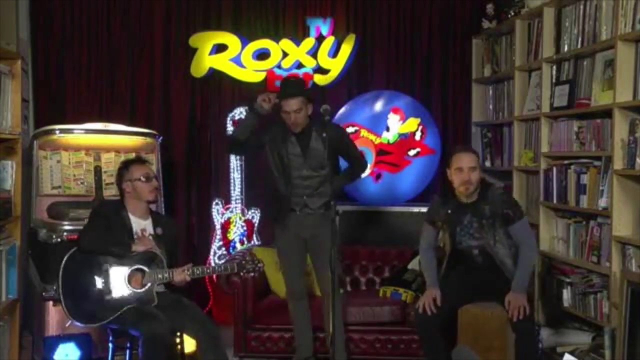 SUCKER PUNCH @ ROXY BAR TV with RED RONNIE :: 