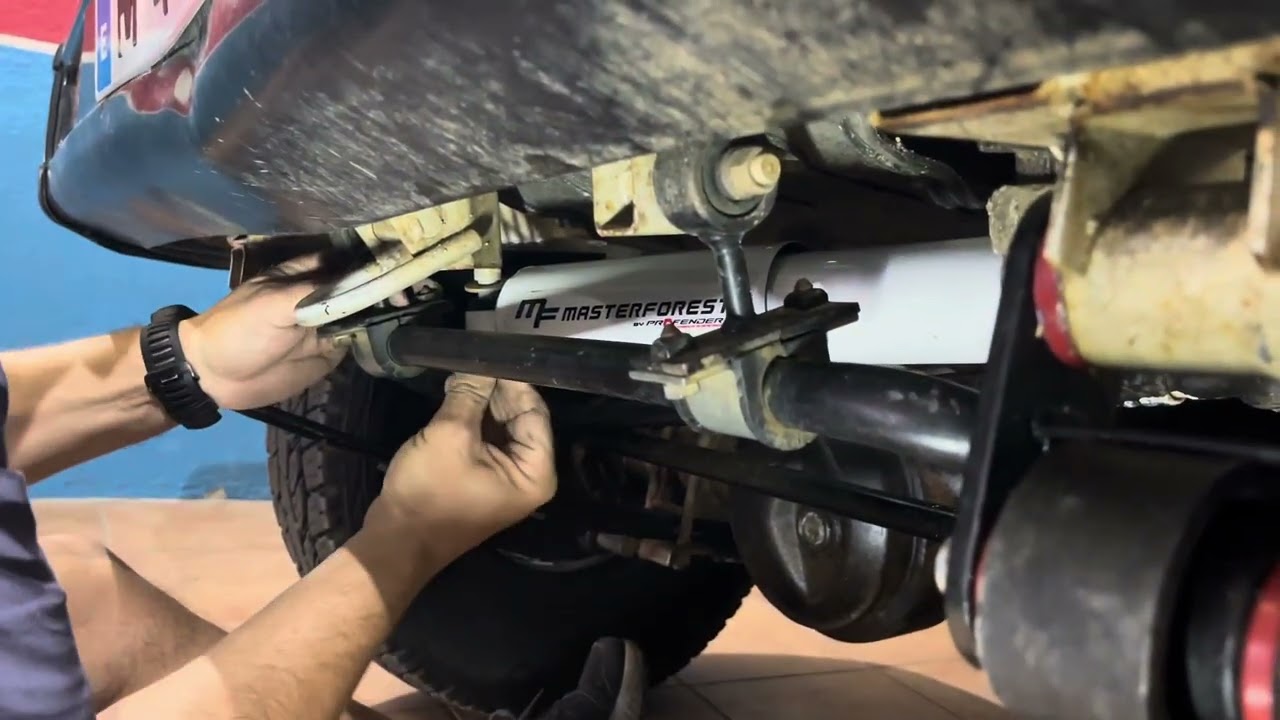 Cambiar amortiguador dirección Suzuki Samurai