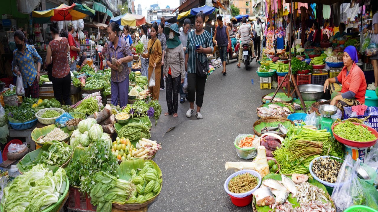 Amazing Collection Food Market Scene 2026 – Plenty Various Food Selling In Market Town Of Phnom Penh