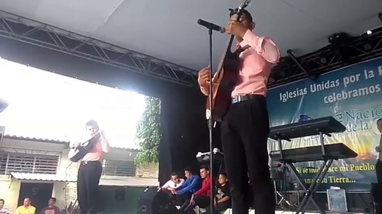 Dúo La Luz de Cristo - Donde esta ese pueblo bullicioso