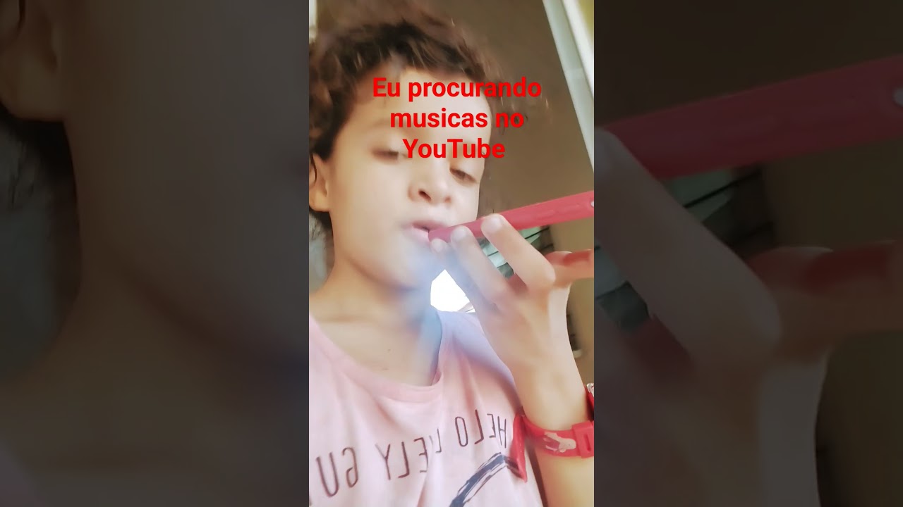 procurando musica no YouTube