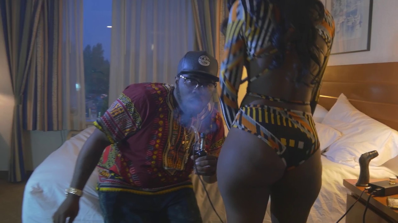 2piece- Wake N Bake (Official Music Video)