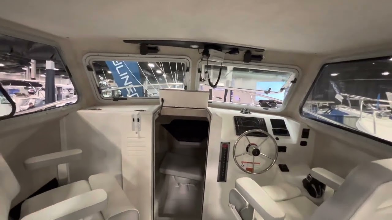 Parker 2520 XLD Sport Cabin | Pilot House
