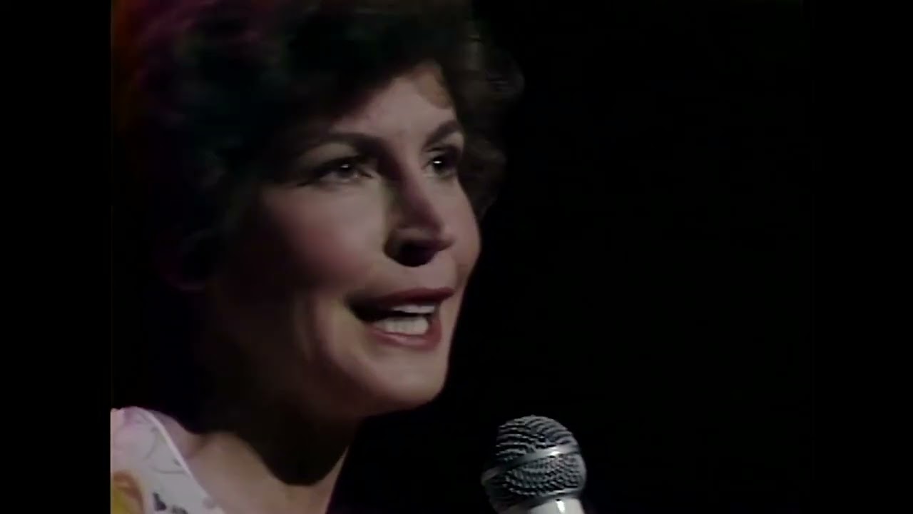 HELEN REDDY - GET OFF ME BABY - THE QUEEN OF 70s POP