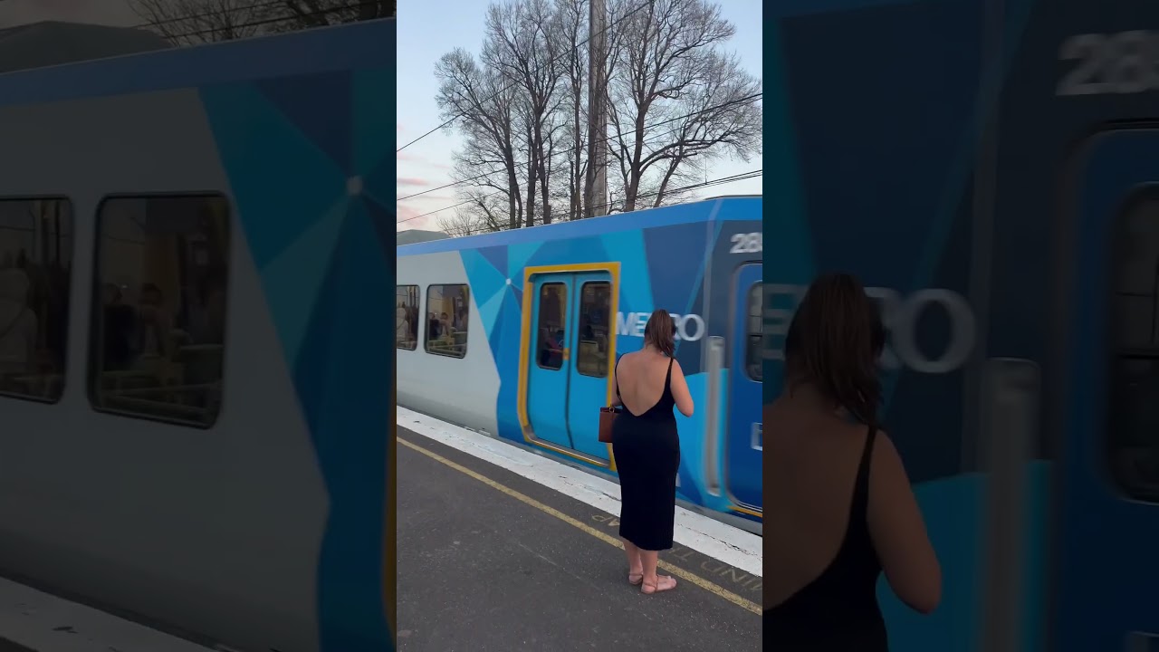 Metro Train Arriving @ Melbourne Showgrounds Station Sept 2023 #shorts