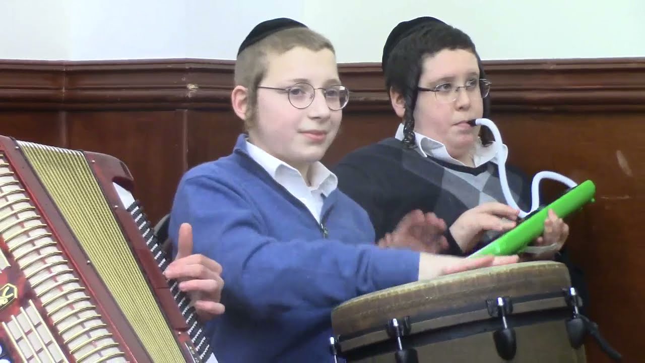 Rabbi Yoel Roth, Uchain Ata | 