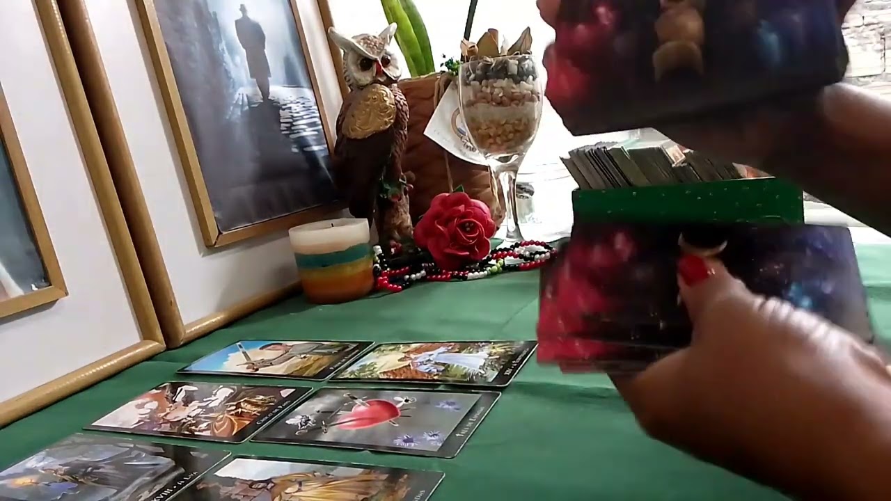 Leão= o universo  mostra q vc e a imperatriz de alguém, não se sinta fraco, mas sim um novo ser