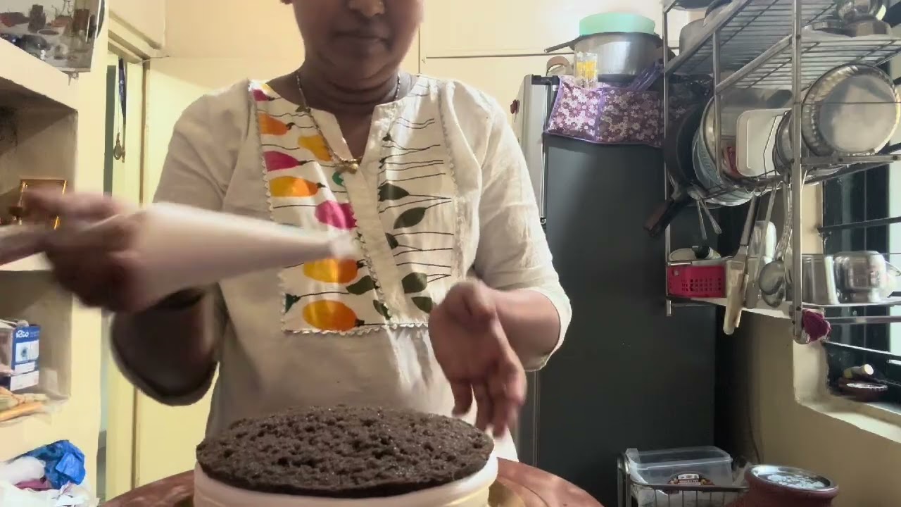“तुमच्यापैकी किती जणांचा favourite 🎂कोणता ?”comments kra☺️👍#cake 