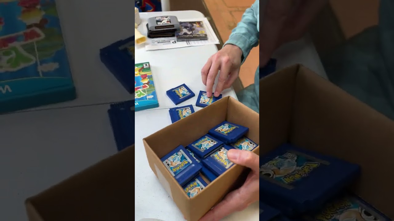 Can Joey Spot The Fake Pok&eacute;mon Blue?