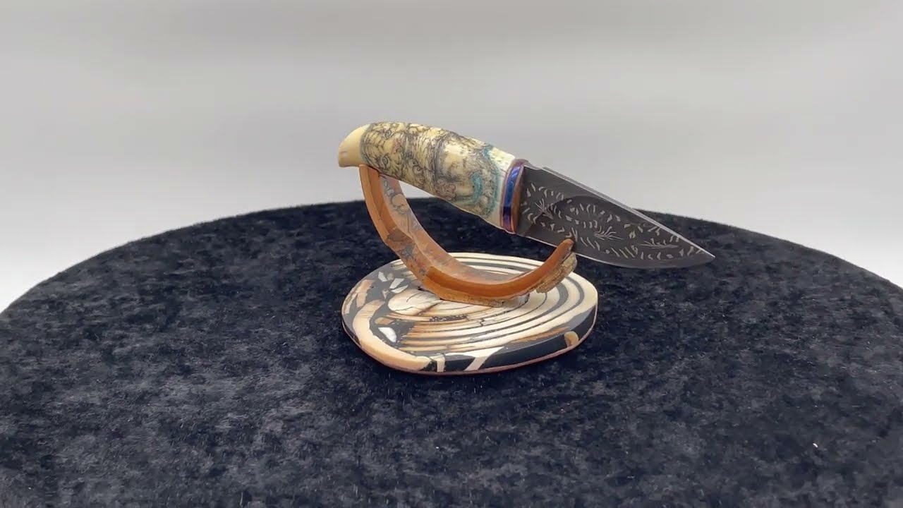 Löwenjunges Mosaik Damast Orca-Zahn + Scrimshaw