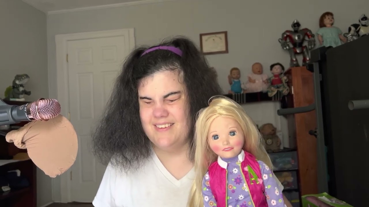 Unboxing my second amazing Allysen doll part two
