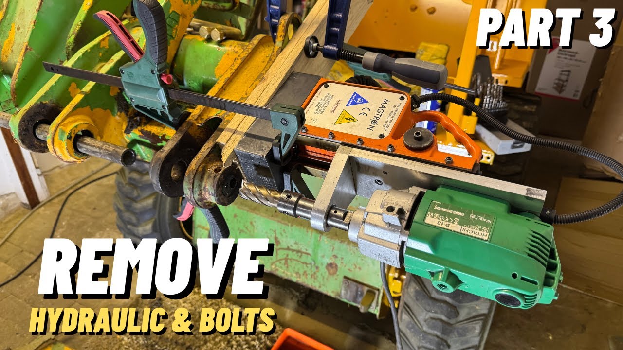 Complete rebuild of a Skid Steer JCB Robot 150 | Part 3 | Remove Bolts & Hydralics