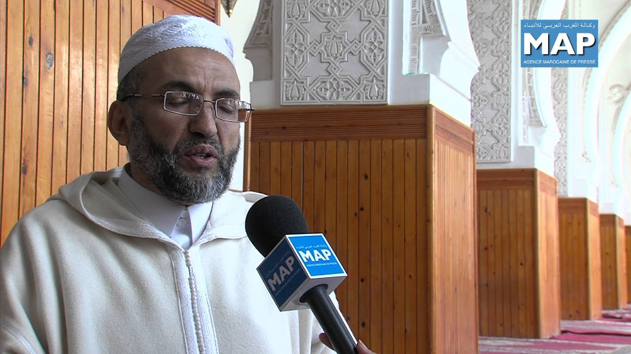 طلبة المدارس العتيقة يجودون القرآن