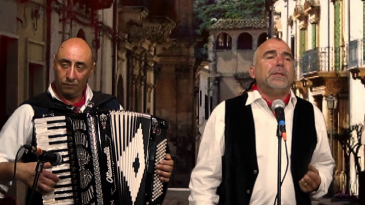 E vui durmiti ancora - Piero Del Vecchio, Giuseppe Ferrara fisarmonica, Arturo Di Natale chitarra.