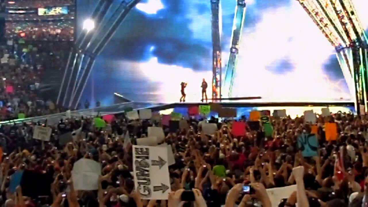 The Rock Wrestlemania 27 Entrance Live