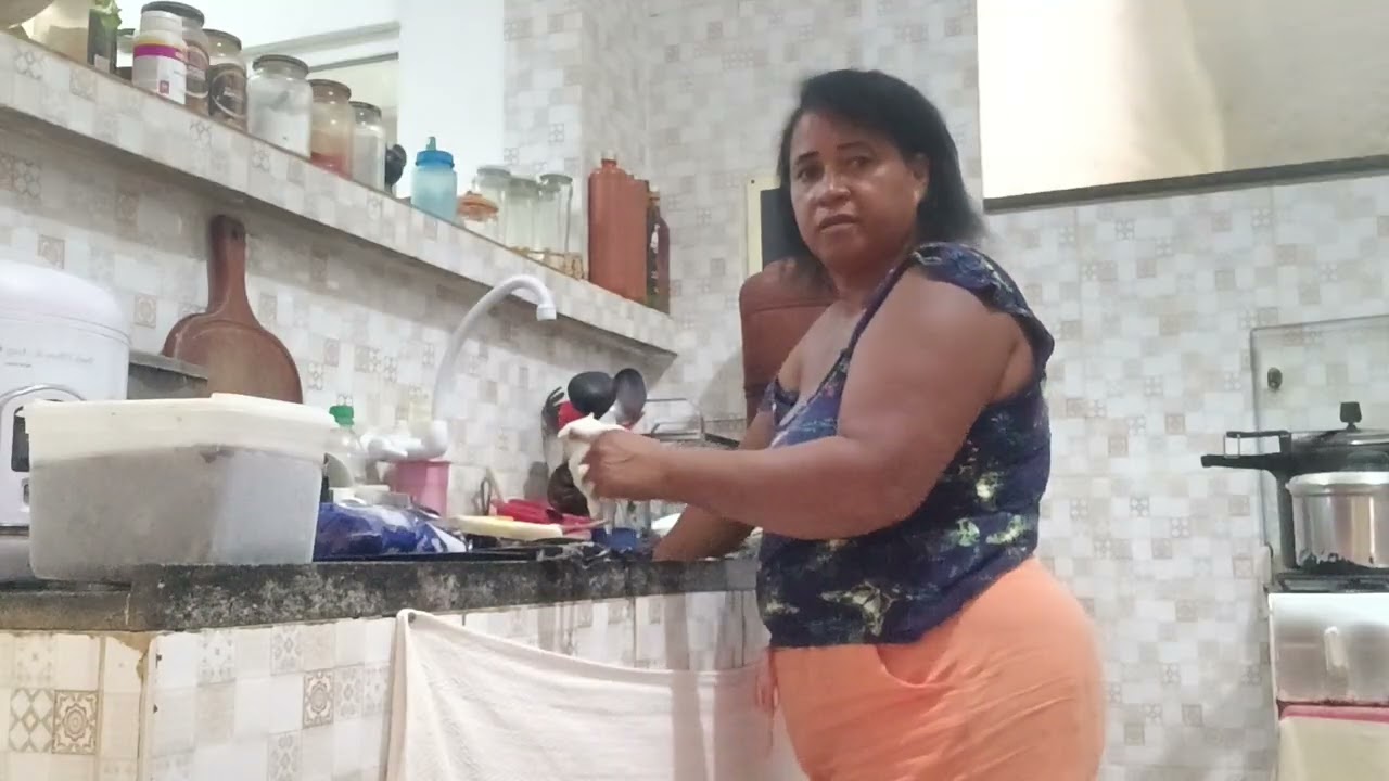 Lavando a louça 