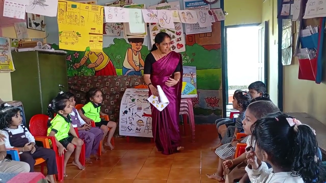  തീം  തൊഴിൽ കഥയായാലോ  കോഴിയമ്മയും  മക്കളും