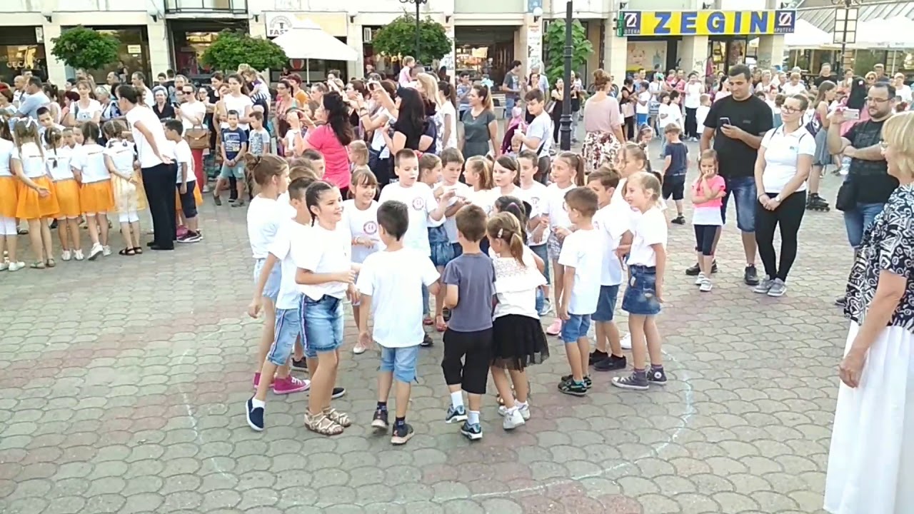 Rastimo uz ples 2018. Trg Stara Pazova 3