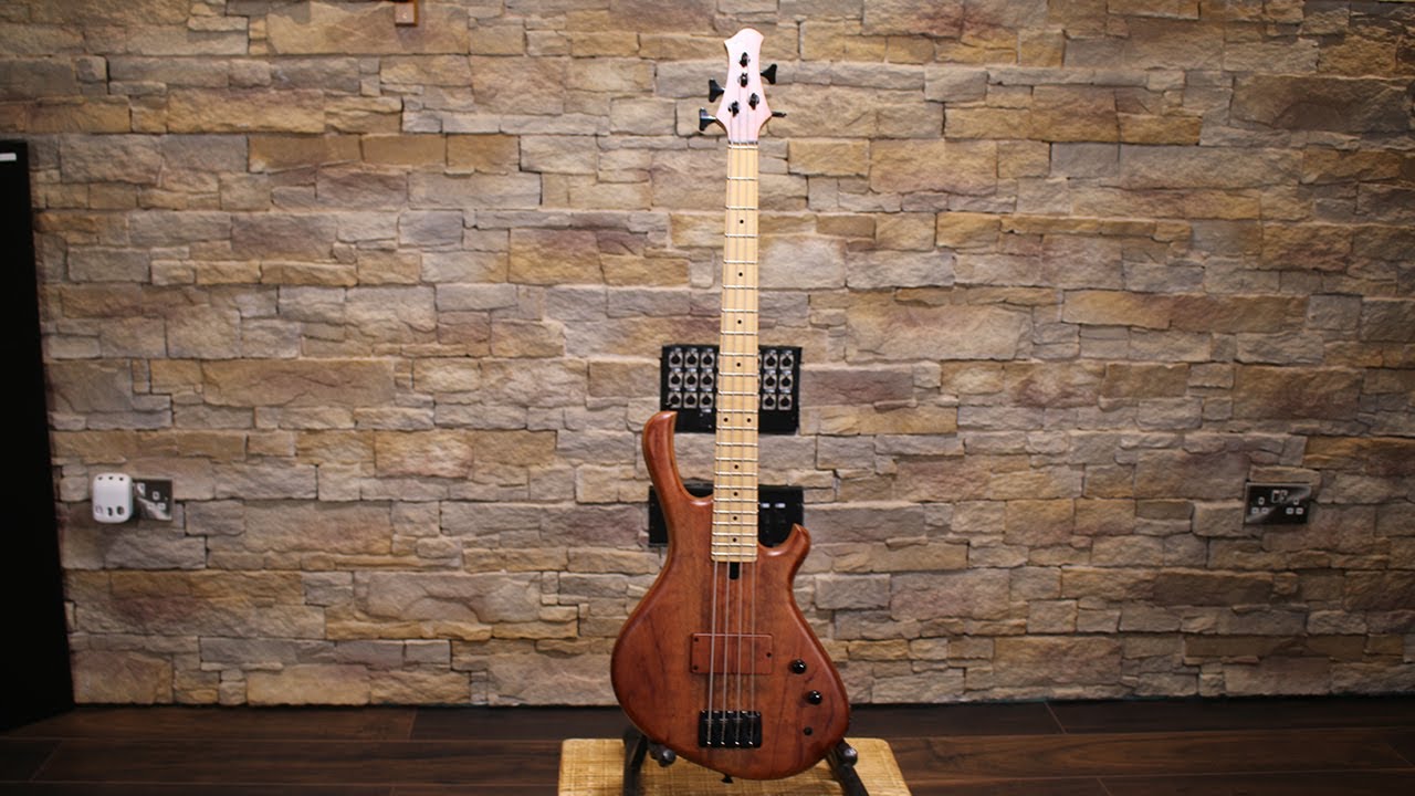 Bass Guitar Review - Mensinger Cazpar 4 Custom