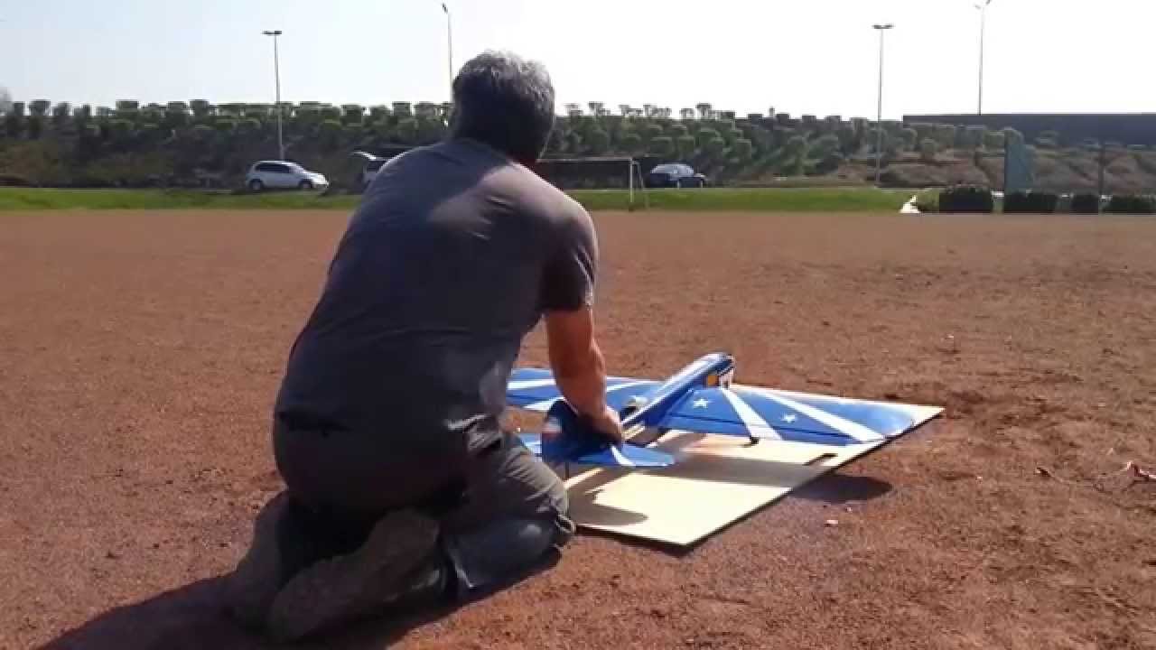 French U Control Line stunt Model Airplanes at Dijon - Longvic 28 March 2014
