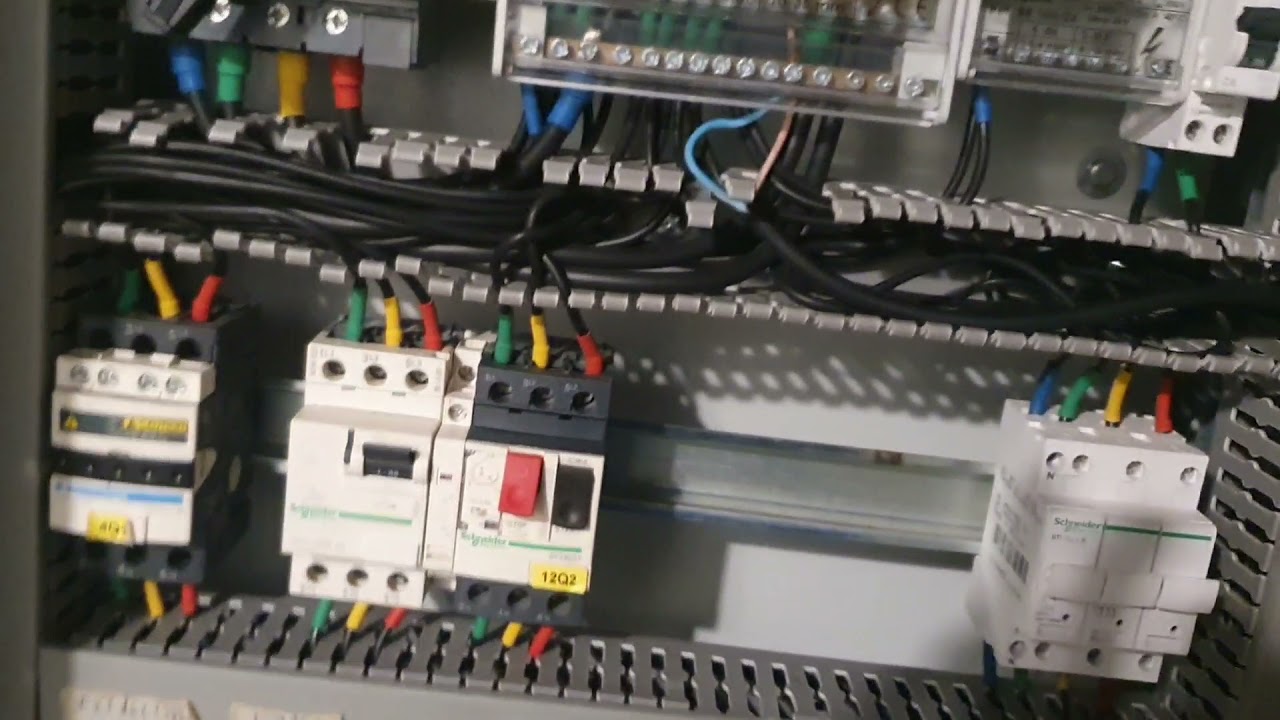 compteur électrique  socomec countis e40  شرح جهاز قياس القدرة الكهربائية