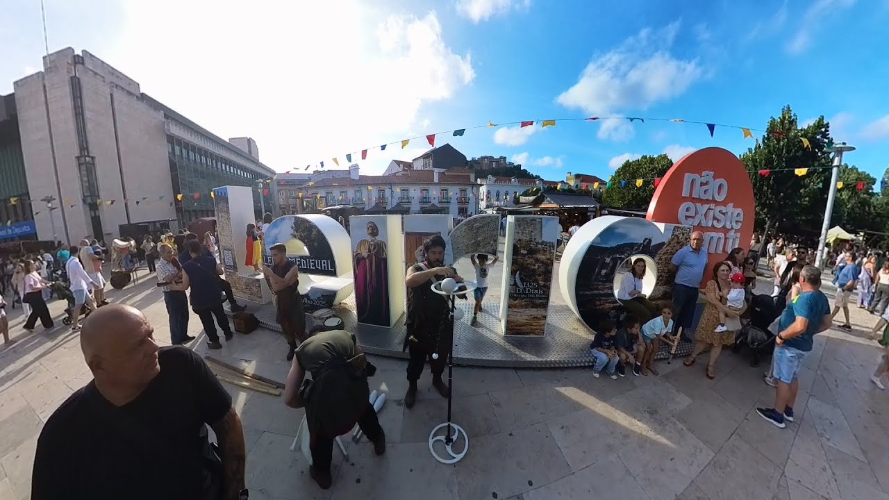 Um momento que aquece o coração ❤️/ Leiria 2025 / Leiria Medieval – 1135: A Fundação do Castelo
