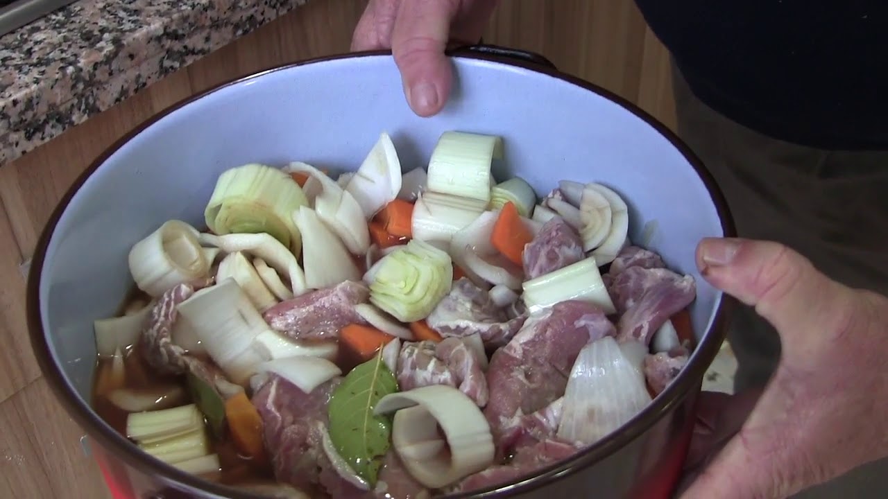 Carrilladas marinadas en salsa de cerveza