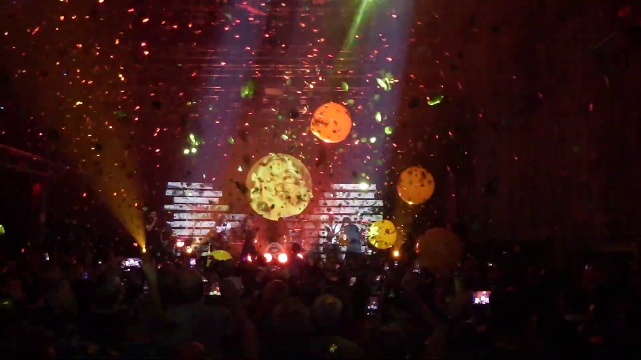 Stefanie Heinzmann - All we need is Love - Tour 2019 Berlin