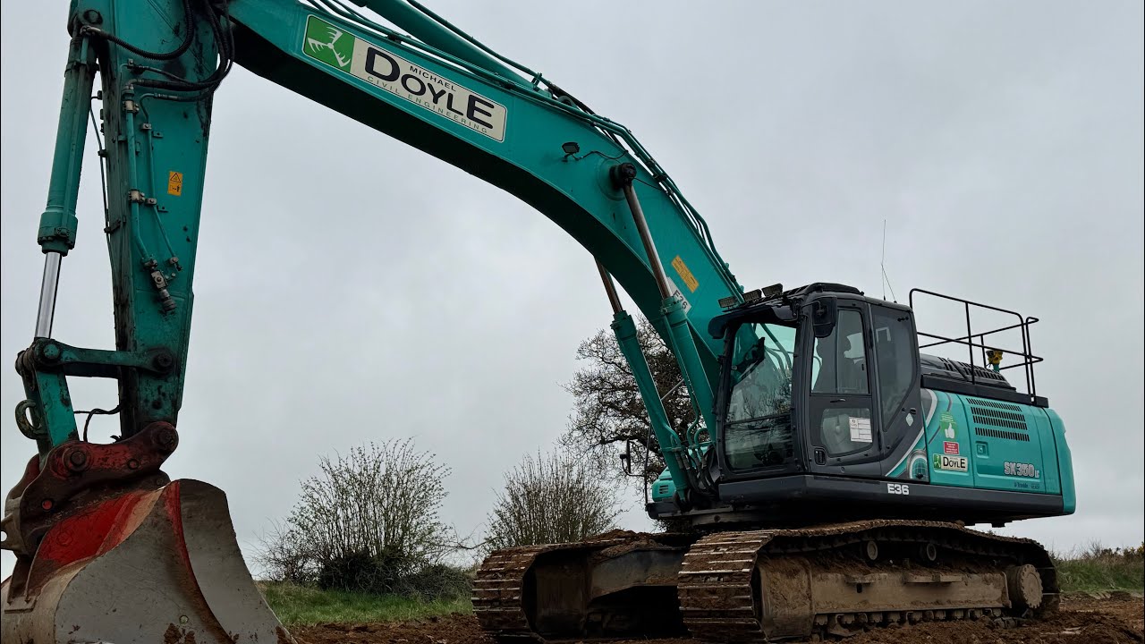 Kobelco SK350lc making progress