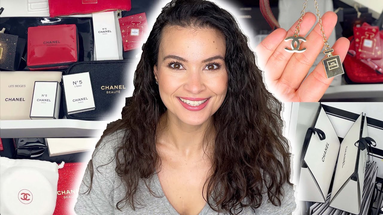 CHANEL COLLECTION | Pouches and Gifts