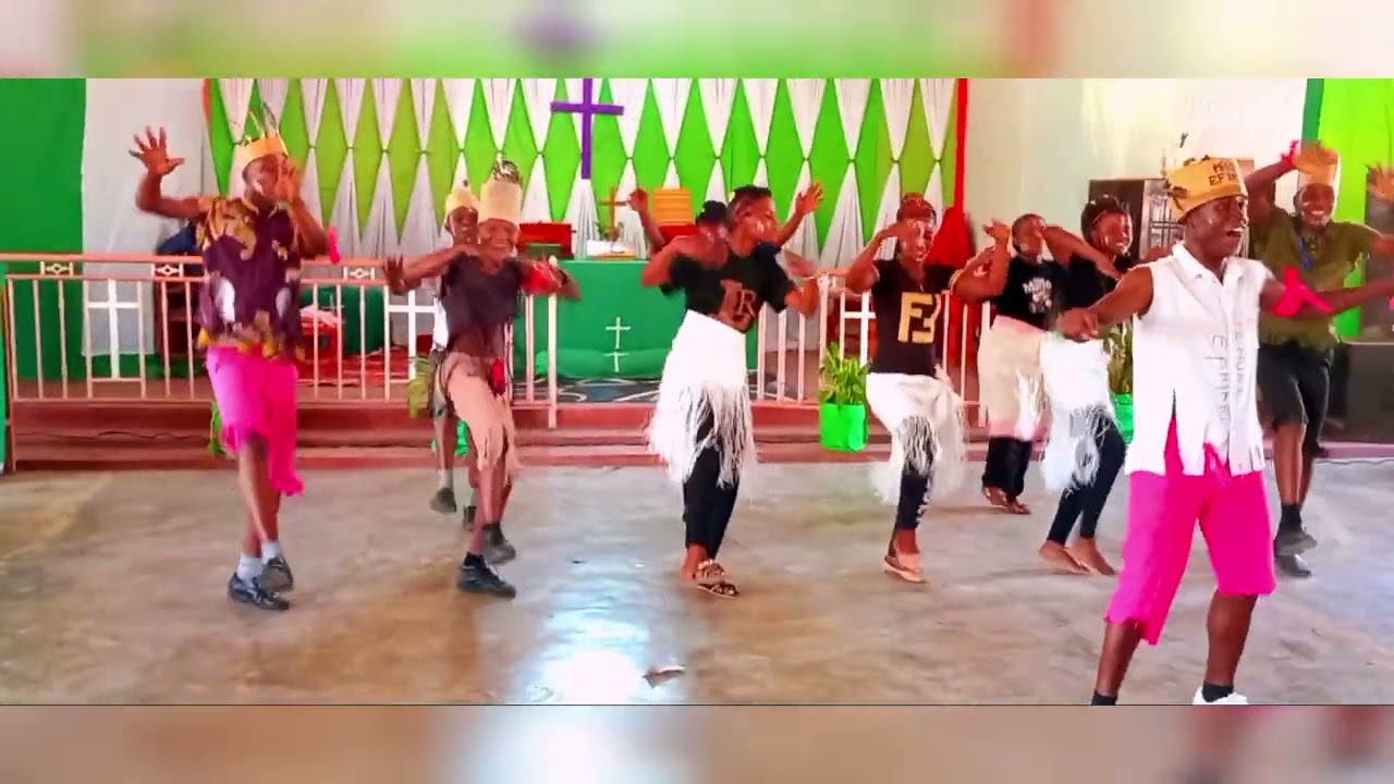 PENUEL CHOIR WAKIIMBA MALAWI WIMBO WAO WA EFINYAFU