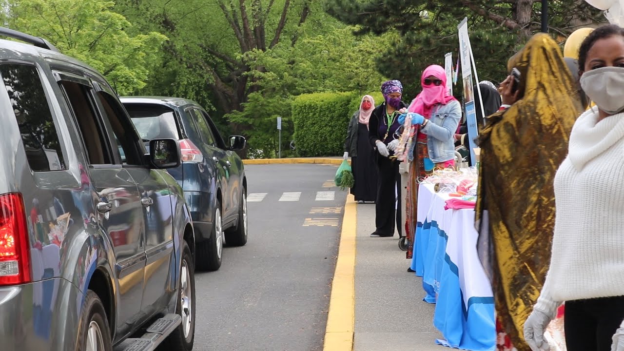 Hay'ad Somali Leedahay oo Hadiyad Eid (Drive-thru)Ku Qaybisay Seattle, Washington.