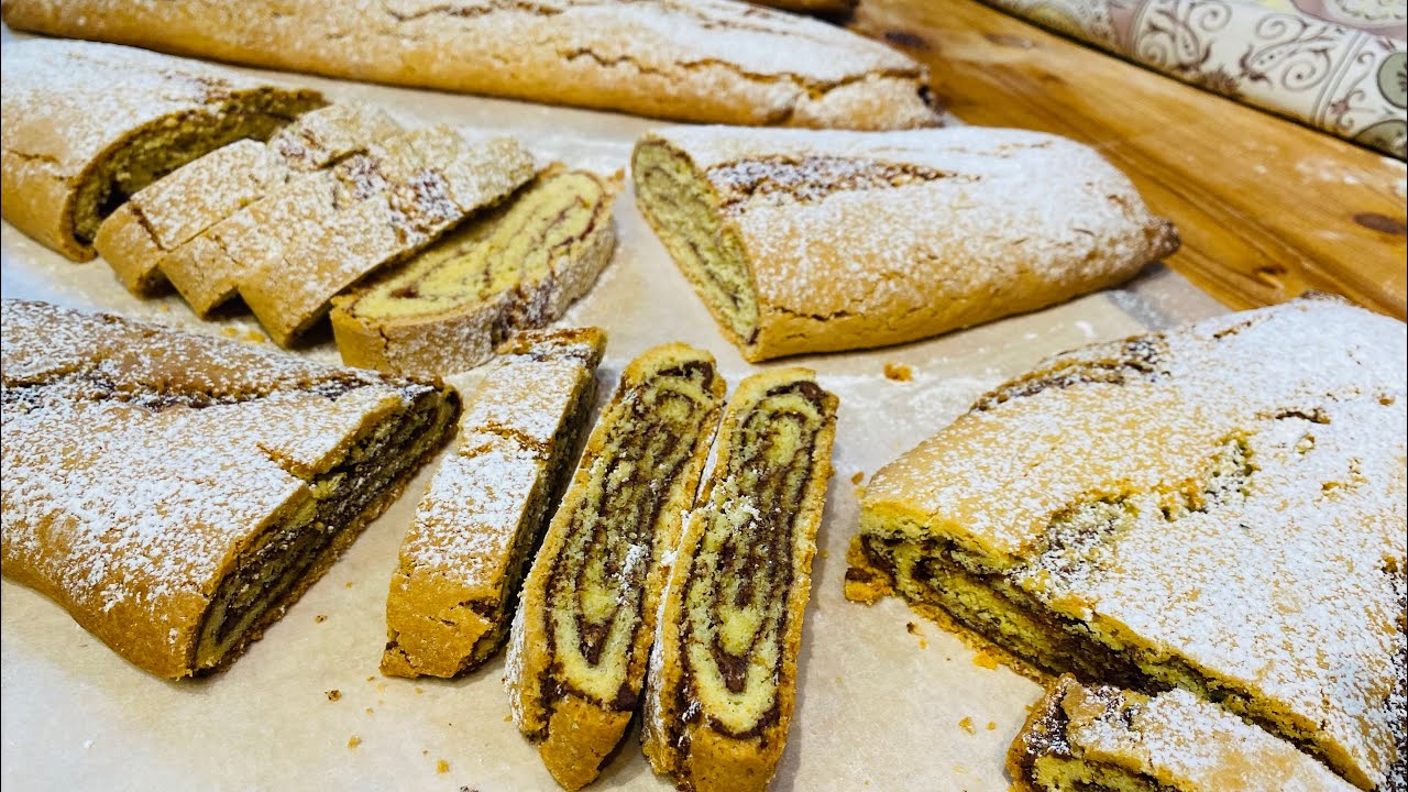 Crostata di frolla leggera arrotolata. Con Nutella e con marmellata ￼