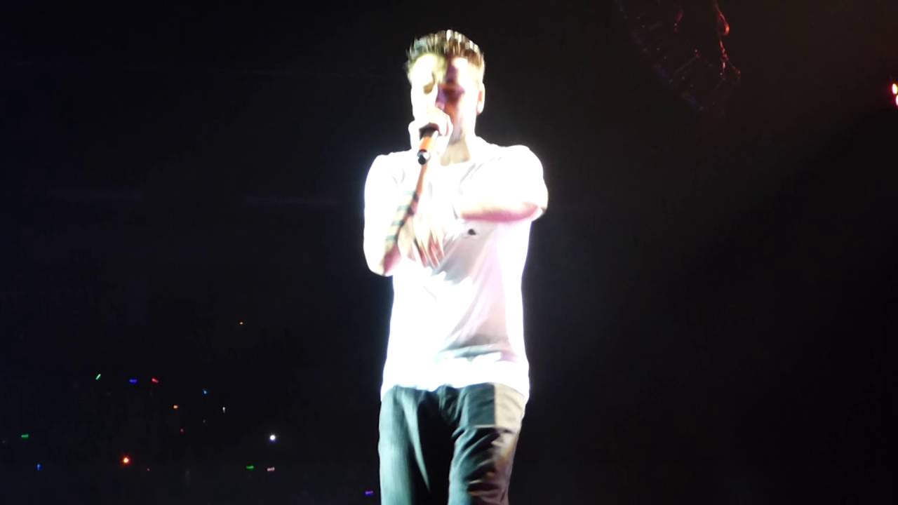 What Makes You Beautiful (Lilo Waterfight) - One Direction - OTRA – Birmingham - 12/10/15