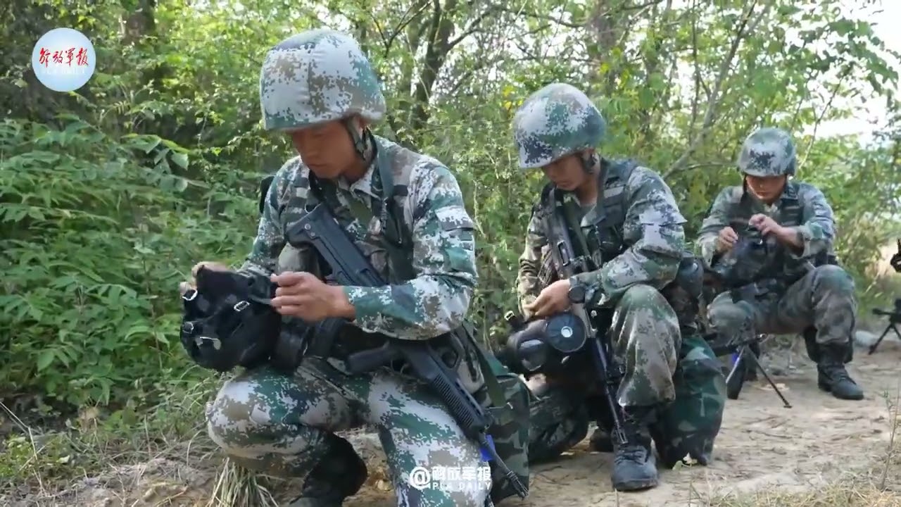 利刃出击！密林深处看侦察兵渗透作战