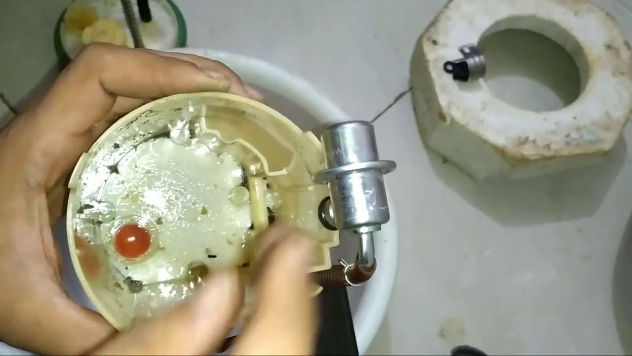 How to replace fuel filter in Hyundai i20.