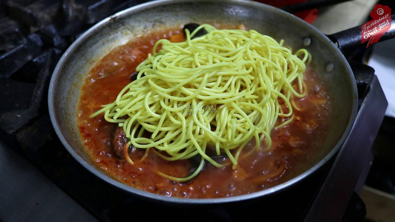 عند البغدادي مقرونة بغلال البحر محّار كلمار سوبيا وجمبري spaghetti fruit de mer