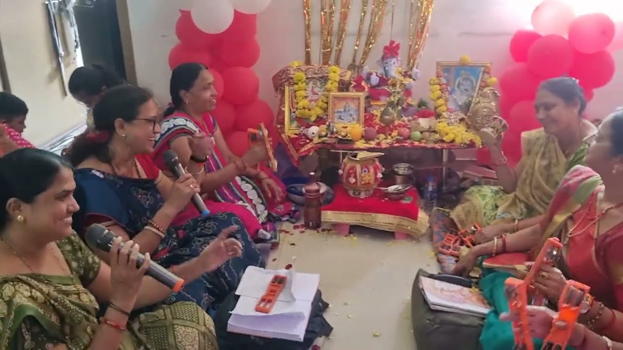 🌹 આંખોમાં નીંદર ઘેરાય સપનામાં કાશી દેખાય 🌹 લખેલું છે 6352384137