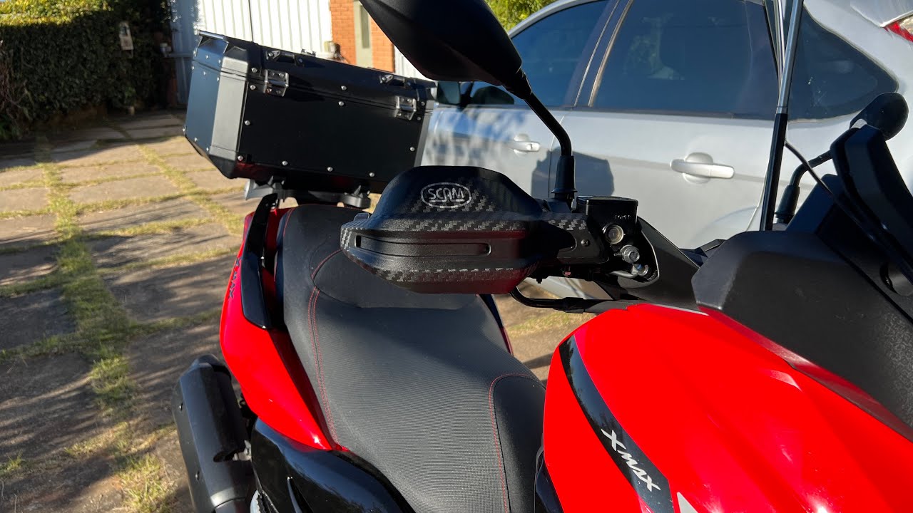 INSTALEI UM PROTETOR DE MÃO PARA XMAX 250