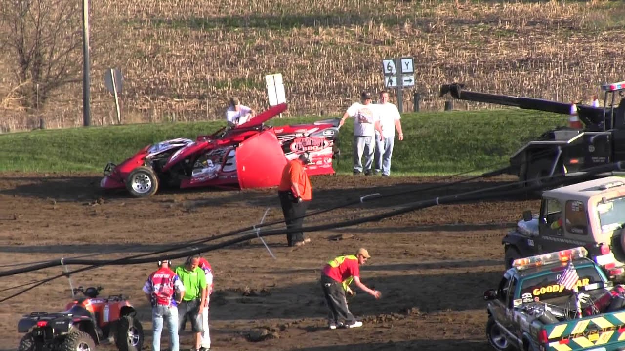 USMTS @ I-35 speedway Heat 2  3-25-2012    Crash Corey Dripps & Mark Dotson