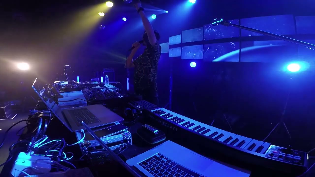 tofubeats - No.1 (live at RUN RELEASE PARTY in Liquidroom, Tokyo)