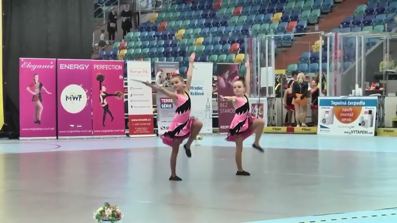 MČR CMA 2023  SVČ Amos Český Těšín Kristýna Karteczková, Ema Maroszová duo/trio kadet baton hobby