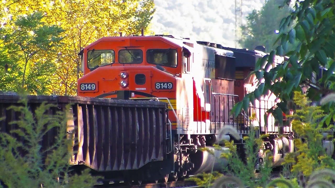 Railfanning Along the Reading Line! Feat. Hornshows, EMD, Foreign Power, and Much More!