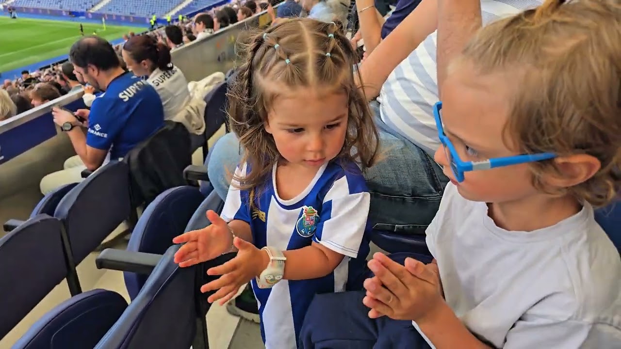 Dinis foi ao estádio do Dragão ver o Porto.